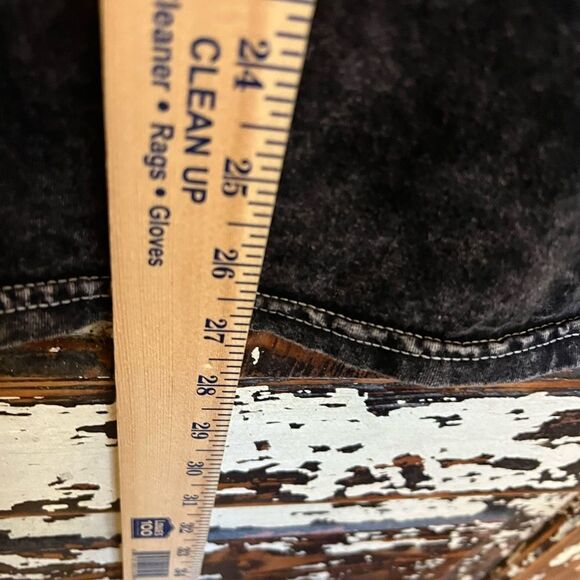 Color tone mineral wash elevation wolf T-shirt. Size M - Picture 7 of 7